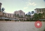 Standbild Royal Hawaiian Hotel Honolulu Hawaii USA, 1973, aus Sekunde 16 historischem Filmmaterial Videoclip 65675020961