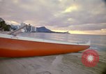 Standbild Royal Hawaiian Hotel Honolulu Hawaii USA, 1973, aus Sekunde 32 historischem Filmmaterial Videoclip 65675020961