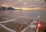 Standbild Royal Hawaiian Hotel Honolulu Hawaii USA, 1973, aus Sekunde 56 historischem Filmmaterial Videoclip 65675020961