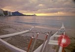 Standbild Royal Hawaiian Hotel Honolulu Hawaii USA, 1973, aus Sekunde 57 historischem Filmmaterial Videoclip 65675020961