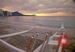 Standbild Royal Hawaiian Hotel Honolulu Hawaii USA, 1973, aus Sekunde 58 historischem Filmmaterial Videoclip 65675020961