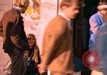 Standbild Männer und Frauen San Francisco California USA, 1967, aus Sekunde 1 historischem Filmmaterial Videoclip 65675020968