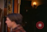 Standbild Männer und Frauen San Francisco California USA, 1967, aus Sekunde 56 historischem Filmmaterial Videoclip 65675020968