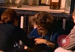 Standbild Männer und Frauen San Francisco California USA, 1967, aus Sekunde 62 historischem Filmmaterial Videoclip 65675020968