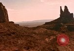 Image les collines et les montagnes de grès rouge Arizona United States USA, 1967, de la seconde 15 séquences d'archives historiques vidéo 65675020981