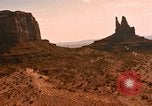 Image les collines et les montagnes de grès rouge Arizona United States USA, 1967, de la seconde 19 séquences d'archives historiques vidéo 65675020981