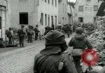 Standbild deutsche Soldaten Kapitulation in Koblenz während Zweiten Weltkrieg Koblenz Deutschland, 1945, aus Sekunde 16 historischem Filmmaterial Videoclip 65675020999