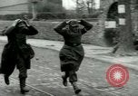 Standbild deutsche Soldaten Kapitulation in Koblenz während Zweiten Weltkrieg Koblenz Deutschland, 1945, aus Sekunde 20 historischem Filmmaterial Videoclip 65675020999