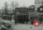 Standbild deutsche Soldaten Kapitulation in Koblenz während Zweiten Weltkrieg Koblenz Deutschland, 1945, aus Sekunde 45 historischem Filmmaterial Videoclip 65675020999