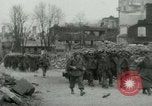 Standbild deutsche Soldaten Kapitulation in Koblenz während Zweiten Weltkrieg Koblenz Deutschland, 1945, aus Sekunde 47 historischem Filmmaterial Videoclip 65675020999