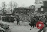 Standbild deutsche Soldaten Kapitulation in Koblenz während Zweiten Weltkrieg Koblenz Deutschland, 1945, aus Sekunde 50 historischem Filmmaterial Videoclip 65675020999