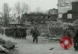 Standbild deutsche Soldaten Kapitulation in Koblenz während Zweiten Weltkrieg Koblenz Deutschland, 1945, aus Sekunde 51 historischem Filmmaterial Videoclip 65675020999