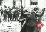 Standbild deutsche Soldaten Kapitulation in Koblenz während Zweiten Weltkrieg Koblenz Deutschland, 1945, aus Sekunde 59 historischem Filmmaterial Videoclip 65675020999
