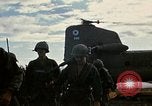Standbild Nui Ba den Berg Assault Vietnam, 1970, aus Sekunde 11 historischem Filmmaterial Videoclip 65675021006
