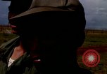 Immagine di La quarta divisione di fanteria indottrinamento Il Vietnam, 1967, secondo 15 filmato di repertorio 65675021016
