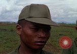 Immagine di La quarta divisione di fanteria indottrinamento Il Vietnam, 1967, secondo 33 filmato di repertorio 65675021016