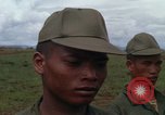 Immagine di La quarta divisione di fanteria indottrinamento Il Vietnam, 1967, secondo 37 filmato di repertorio 65675021016
