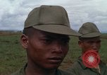 Immagine di La quarta divisione di fanteria indottrinamento Il Vietnam, 1967, secondo 38 filmato di repertorio 65675021016