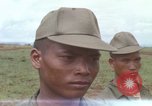 Immagine di La quarta divisione di fanteria indottrinamento Il Vietnam, 1967, secondo 39 filmato di repertorio 65675021016