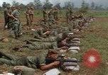 Immagine di La quarta divisione di fanteria indottrinamento Il Vietnam, 1967, secondo 51 filmato di repertorio 65675021016