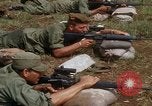 Immagine di La quarta divisione di fanteria indottrinamento Il Vietnam, 1967, secondo 53 filmato di repertorio 65675021016