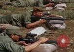 Immagine di La quarta divisione di fanteria indottrinamento Il Vietnam, 1967, secondo 54 filmato di repertorio 65675021016