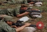 Immagine di La quarta divisione di fanteria indottrinamento Il Vietnam, 1967, secondo 56 filmato di repertorio 65675021016