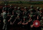 Standbild 4 Infanterie Division Indoktrination Camp Enari Vietnam, 1967, aus Sekunde 1 historischem Filmmaterial Videoclip 65675021018