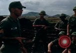Standbild 4 Infanterie Division Indoktrination Camp Enari Vietnam, 1967, aus Sekunde 10 historischem Filmmaterial Videoclip 65675021018