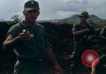 Standbild 4 Infanterie Division Indoktrination Camp Enari Vietnam, 1967, aus Sekunde 17 historischem Filmmaterial Videoclip 65675021018