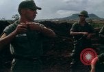 Standbild 4 Infanterie Division Indoktrination Camp Enari Vietnam, 1967, aus Sekunde 19 historischem Filmmaterial Videoclip 65675021018
