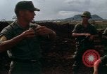 Standbild 4 Infanterie Division Indoktrination Camp Enari Vietnam, 1967, aus Sekunde 26 historischem Filmmaterial Videoclip 65675021018