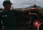 Standbild 4 Infanterie Division Indoktrination Camp Enari Vietnam, 1967, aus Sekunde 31 historischem Filmmaterial Videoclip 65675021018