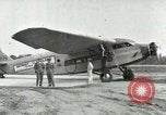 Image Passagers dans un avion trimotorisé Ford Cleveland Ohio USA, 1927, de la seconde 1 séquences d'archives historiques vidéo 65675021022