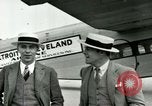 Image Passagers dans un avion trimotorisé Ford Cleveland Ohio USA, 1927, de la seconde 6 séquences d'archives historiques vidéo 65675021022