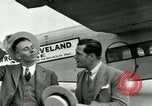 Image Passagers dans un avion trimotorisé Ford Cleveland Ohio USA, 1927, de la seconde 8 séquences d'archives historiques vidéo 65675021022