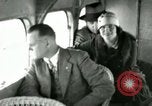 Image Passagers dans un avion trimotorisé Ford Cleveland Ohio USA, 1927, de la seconde 59 séquences d'archives historiques vidéo 65675021022