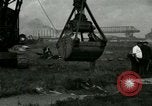 Standbild Wasser Tunnelbau United States USA, 1929, aus Sekunde 31 historischem Filmmaterial Videoclip 65675021028