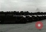 Standbild Ford Tri Motor Ebene und Lincoln Autos United States USA, 1928, aus Sekunde 6 historischem Filmmaterial Videoclip 65675021030