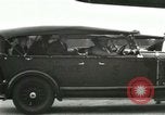 Standbild Ford Tri Motor Ebene und Lincoln Autos United States USA, 1928, aus Sekunde 36 historischem Filmmaterial Videoclip 65675021030