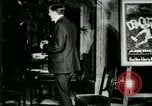 Immagine di Signor Henry Ford e Lord Northcliffe Detroit Michigan USA, 1917, secondo 14 filmato di repertorio 65675021031