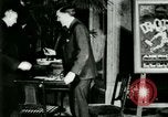 Immagine di Signor Henry Ford e Lord Northcliffe Detroit Michigan USA, 1917, secondo 17 filmato di repertorio 65675021031