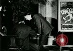 Immagine di Signor Henry Ford e Lord Northcliffe Detroit Michigan USA, 1917, secondo 22 filmato di repertorio 65675021031
