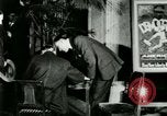 Immagine di Signor Henry Ford e Lord Northcliffe Detroit Michigan USA, 1917, secondo 25 filmato di repertorio 65675021031