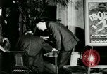 Immagine di Signor Henry Ford e Lord Northcliffe Detroit Michigan USA, 1917, secondo 27 filmato di repertorio 65675021031