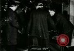 Immagine di Signor Henry Ford e Lord Northcliffe Detroit Michigan USA, 1917, secondo 40 filmato di repertorio 65675021031
