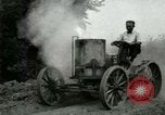 Standbild frühen Modell des Traktors United States USA, 1917, aus Sekunde 17 historischem Filmmaterial Videoclip 65675021032