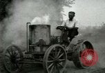 Standbild frühen Modell des Traktors United States USA, 1917, aus Sekunde 18 historischem Filmmaterial Videoclip 65675021032