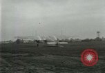 Standbild Ford Tri Motor und Balloon race Detroit Michigan USA, 1926, aus Sekunde 23 historischem Filmmaterial Videoclip 65675021036