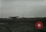 Standbild Ford Tri Motor und Balloon race Detroit Michigan USA, 1926, aus Sekunde 28 historischem Filmmaterial Videoclip 65675021036